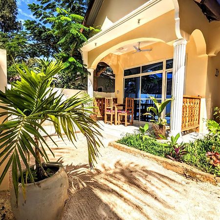 Mkadi Beach House Hotel Nungwi Exterior foto